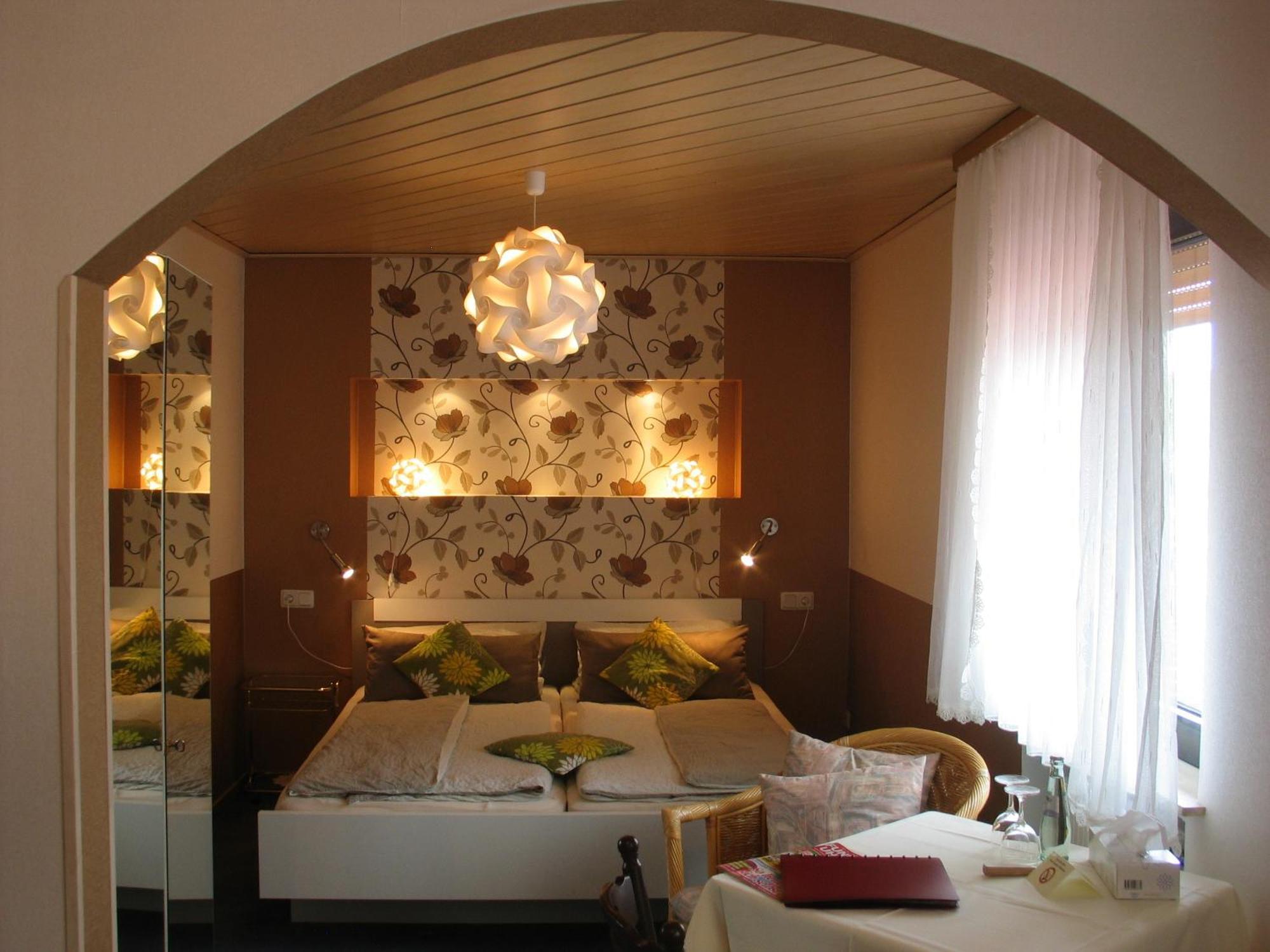 Restaurant Landgasthof Zum Wiesengrund Newel Chambre photo