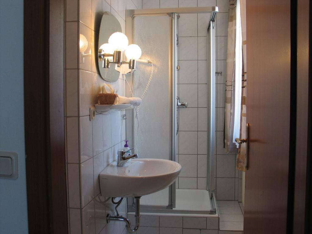 Restaurant Landgasthof Zum Wiesengrund Newel Chambre photo