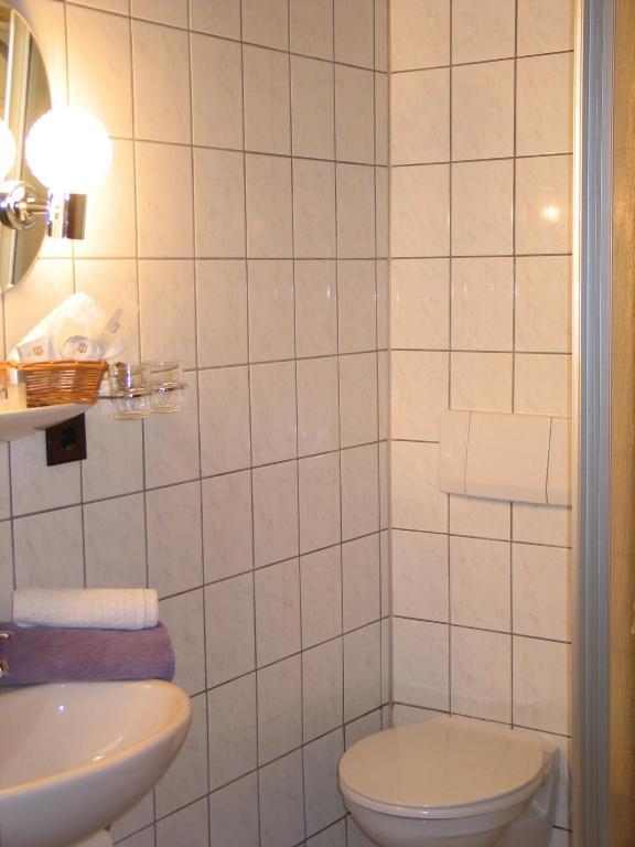 Restaurant Landgasthof Zum Wiesengrund Newel Chambre photo