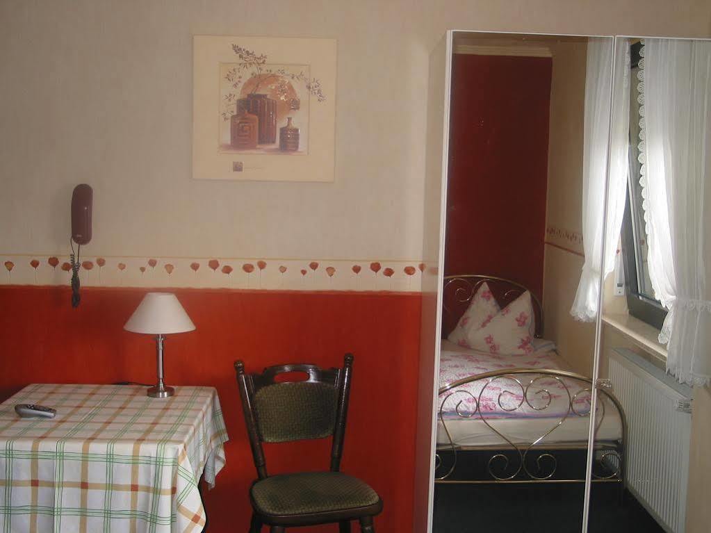 Restaurant Landgasthof Zum Wiesengrund Newel Extérieur photo