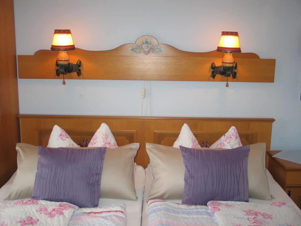 Restaurant Landgasthof Zum Wiesengrund Newel Extérieur photo